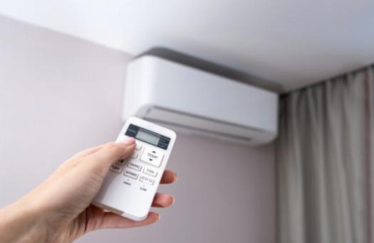 Le projet DIY que tous les propriétaires devraient entreprendre : l'installation de ventilateurs de plafond