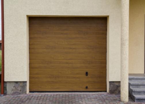 Conseils de bricolage pour l'entretien de la porte de garage : Un incontournable pour les propriétaires