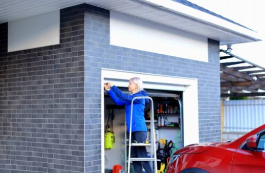 Le Guide Ultime pour l'Étanchéité des Portes de Garage : Protégez Votre Maison des Éléments