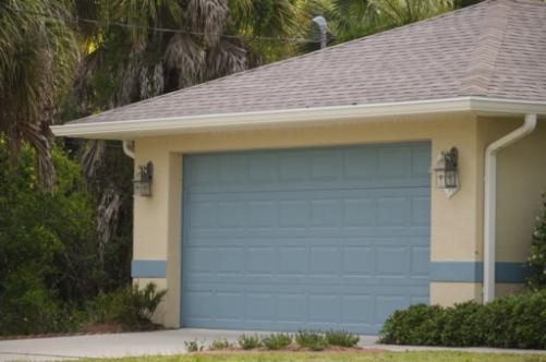 Pourquoi l'installation appropriée d'une porte de garage est essentielle pour la sécurité de la maison