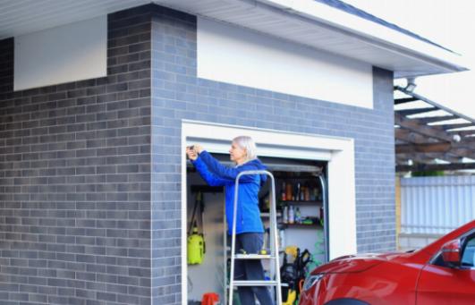 Programmation de télécommande de porte de garage DIY : La clé de la sécurité à domicile et de la commodité