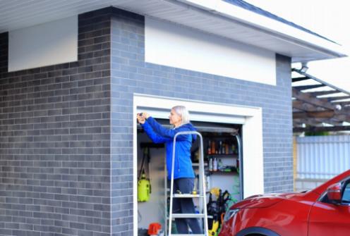 Remplacement du ressort de porte de garage en bricolage : Un guide pas à pas