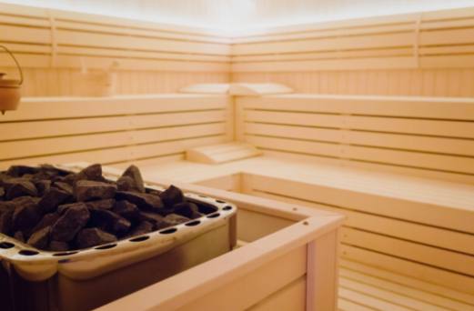 Créez votre propre oasis extérieure : Construire un sauna extérieur