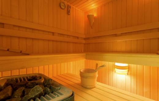 Entretien du sauna DIY : étapes simples pour un sauna qui dure